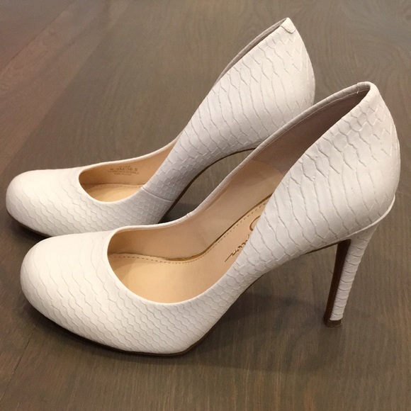 Jessica Simpson pumps - Picture 3 of 4