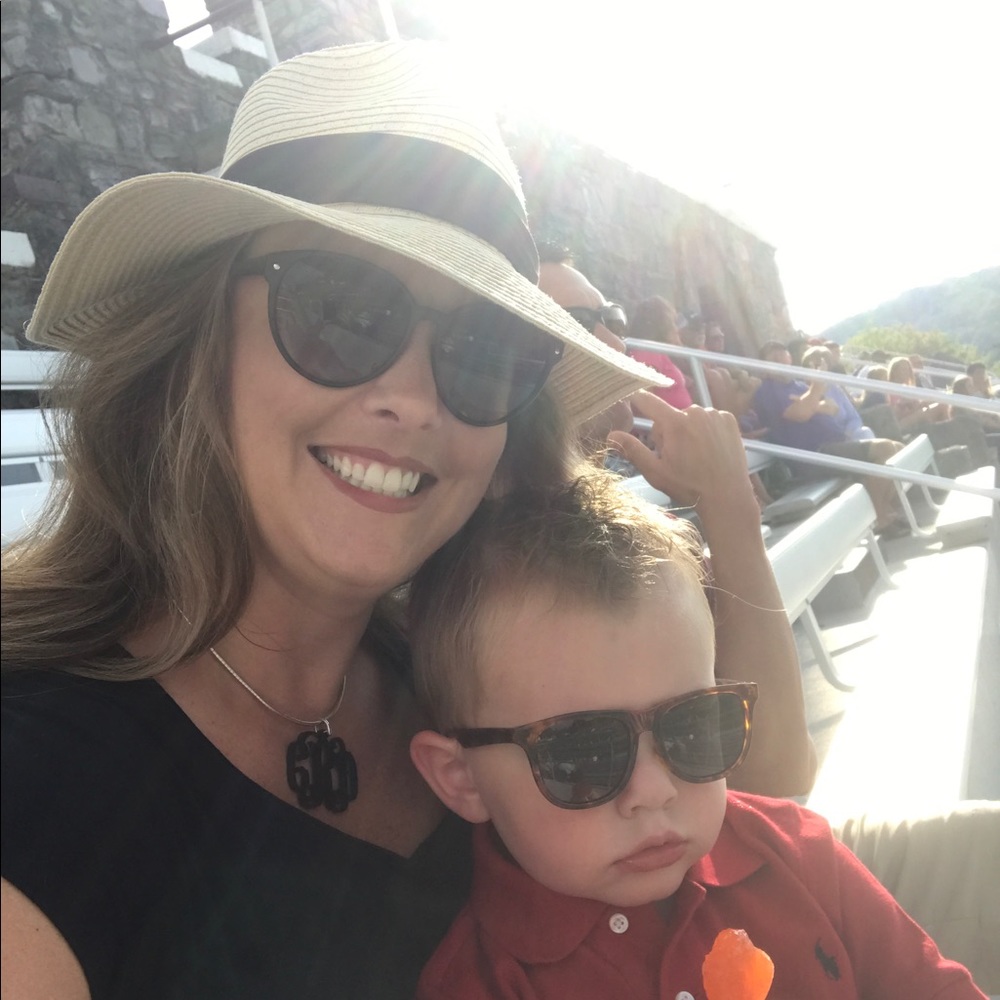 Meet your Posher, Cherith