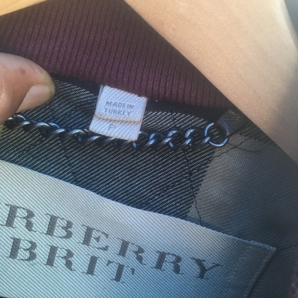 Burberry  Bomber jacket  (unisex ) size small - Picture 4 of 5