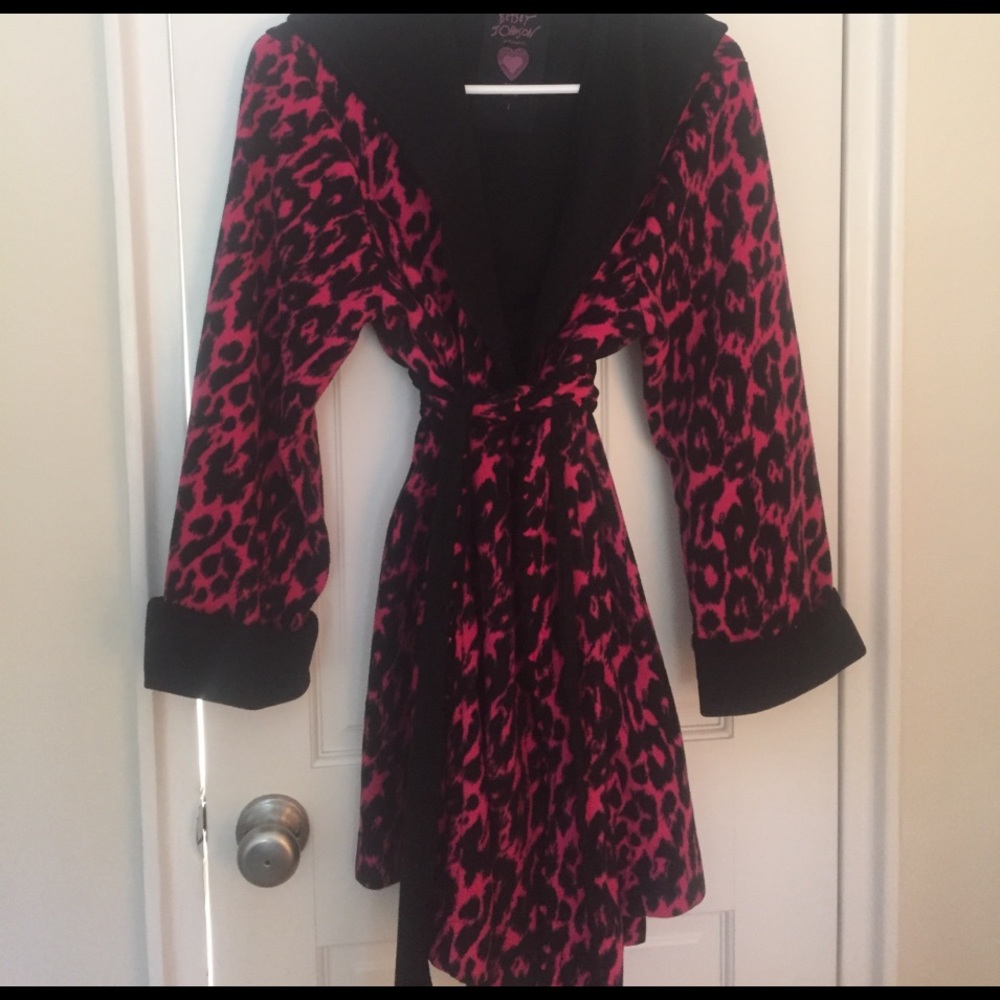 Short robe