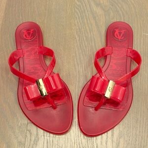 Vince camuto jelly flip flops