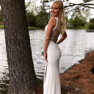 Meet your Posher, Haley