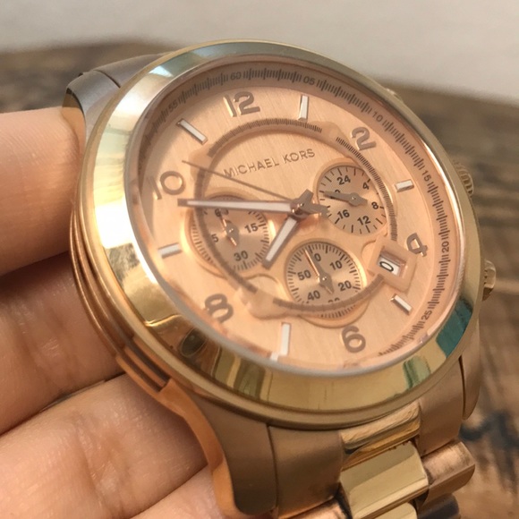 Michael Kors large dial gold watch - Picture 5 of 8
