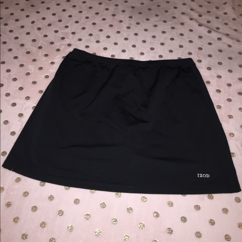 Black Izod tennis skort