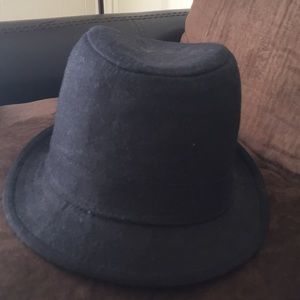 Made by Pop head wear. Nice black fall hat