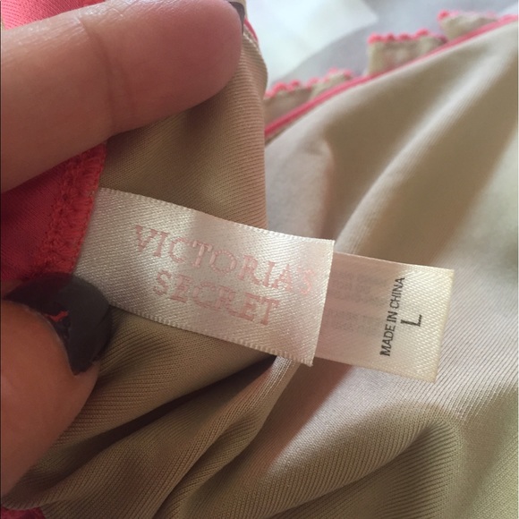 VS Bikini 🙌🏼 - Picture 4 of 4