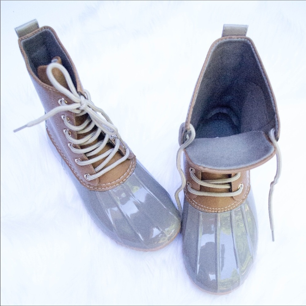 πHPπ Grey Duck Boots. - Picture 3 of 3