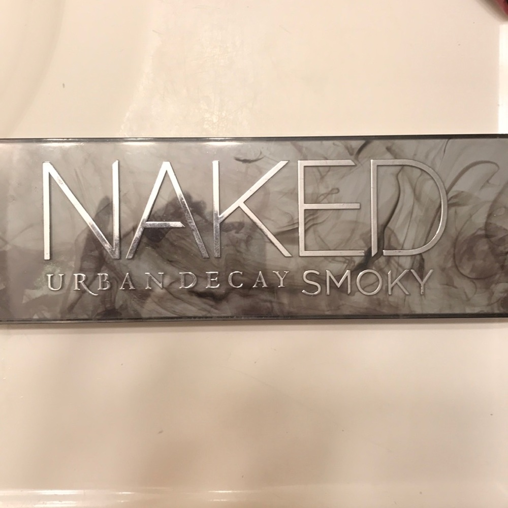 Urban Decay Naked Smoky Palette