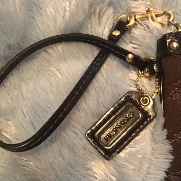 Coach - Picture 2 of 4