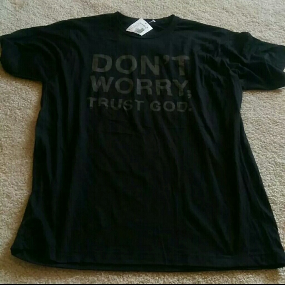 Men 's black tee