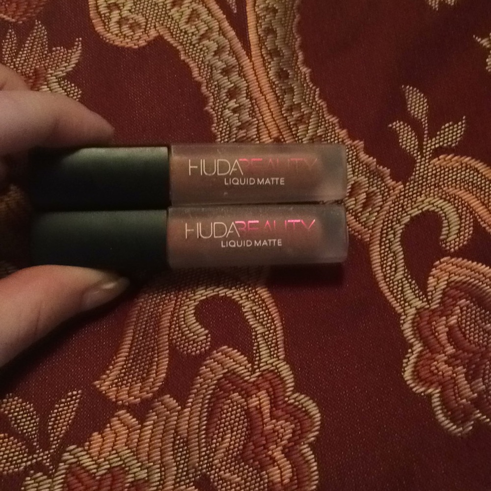 Huda beauty liquid lipstick