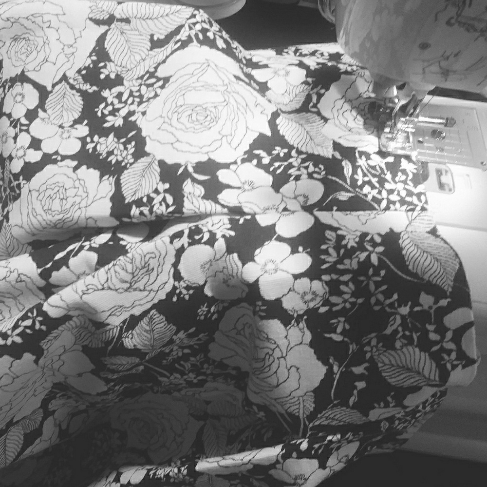 💘 I am just sewing a nice pleated skirt