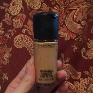 Mac prolong wear foundation