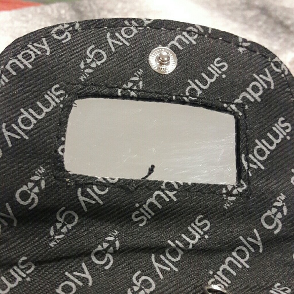 Simply Go Crossbody Bag - Picture 3 of 8