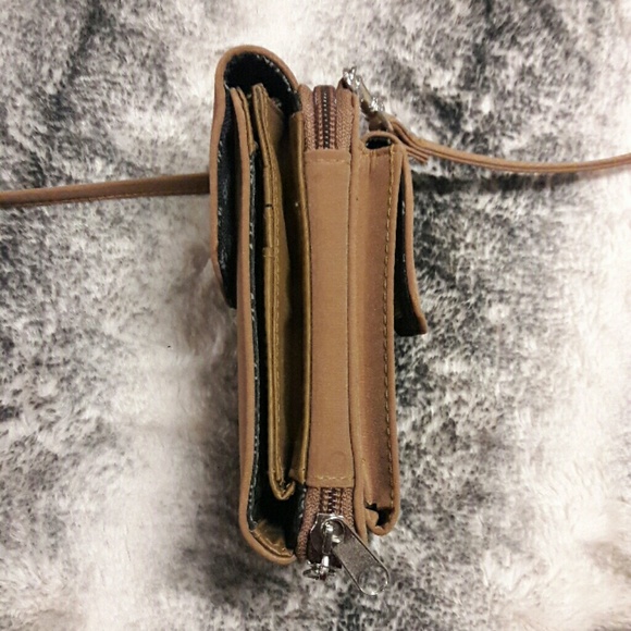 Simply Go Crossbody Bag - Picture 6 of 8