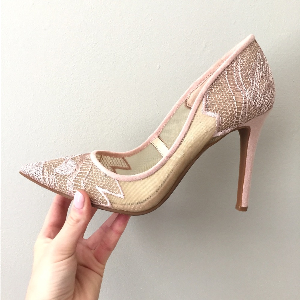 Jessica Simpson Natural Lace Pointed-toe Pumps