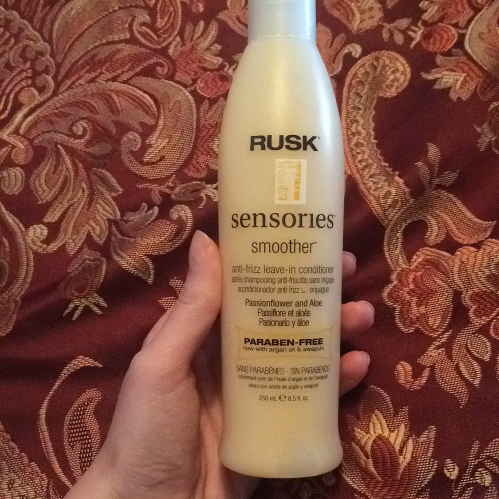 Rusk leave in conditioner
