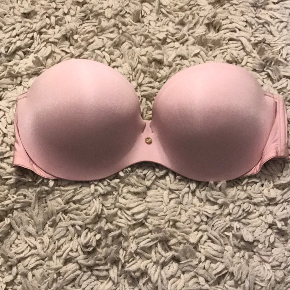 VICTORIA SECRET STRAPLESS BRA!