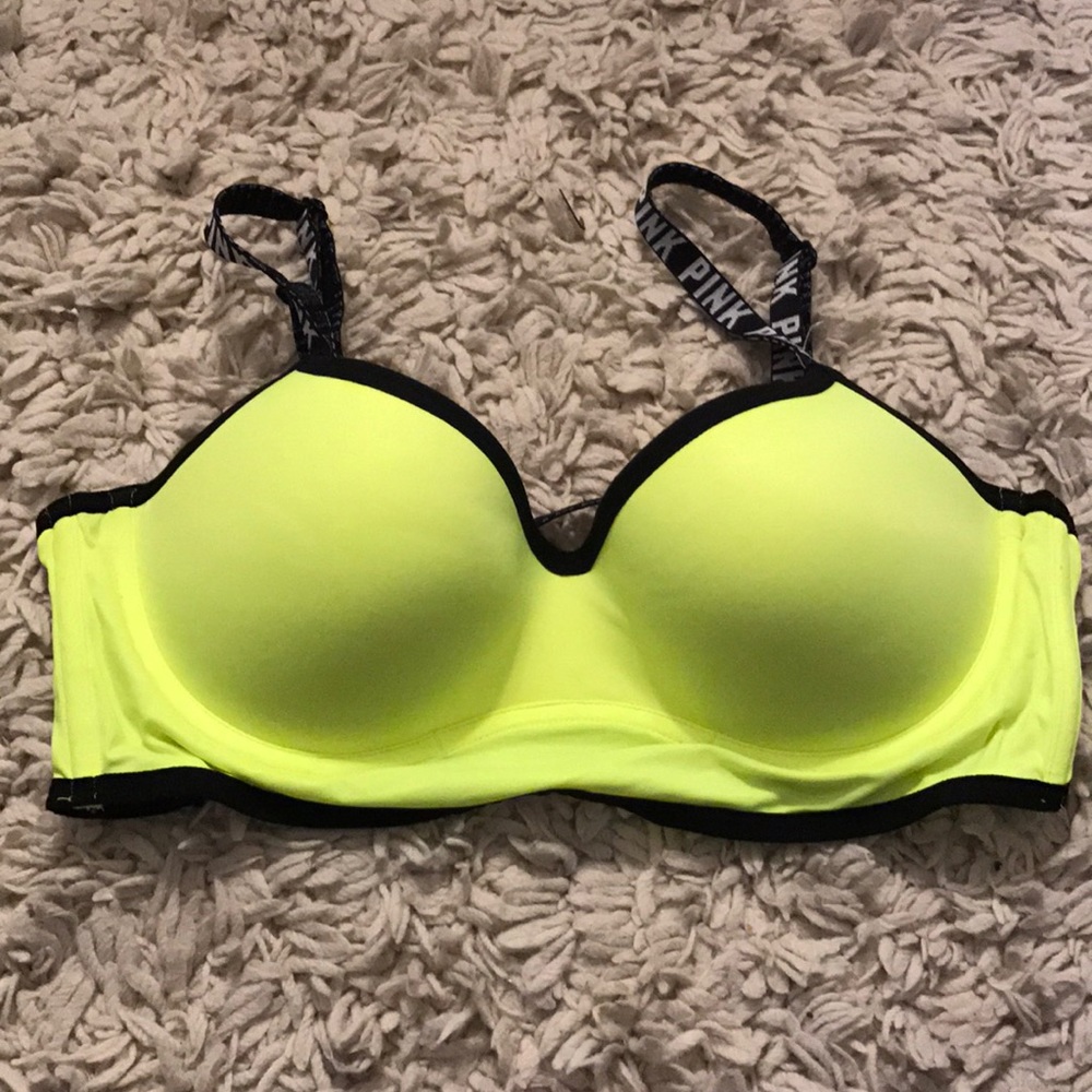 PINK VICTORIA SECRET SPORTS BRA!