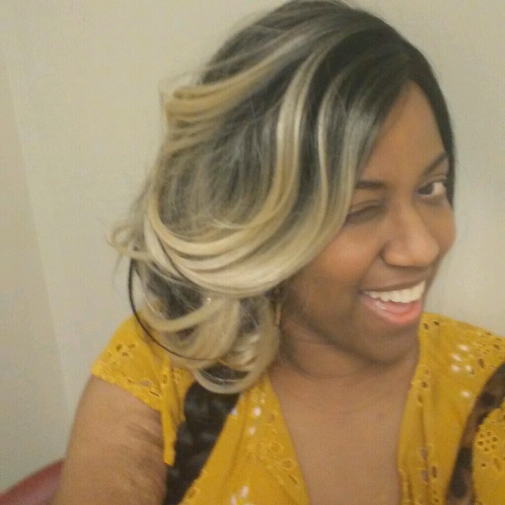 Meet your Posher, Latoia