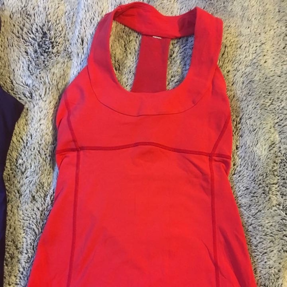 ***SOLD*** size 6 Scoop neck tank