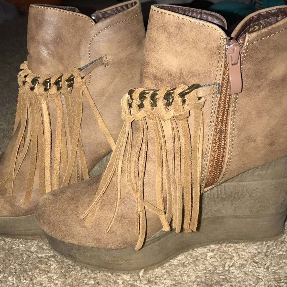 Wedged booties