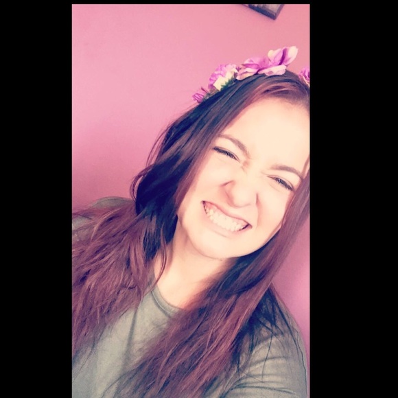 Meet your Posher, Mikaylah - Picture 1 of 1