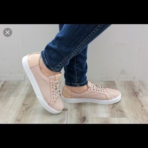 Kaanas tennis shoes in pink