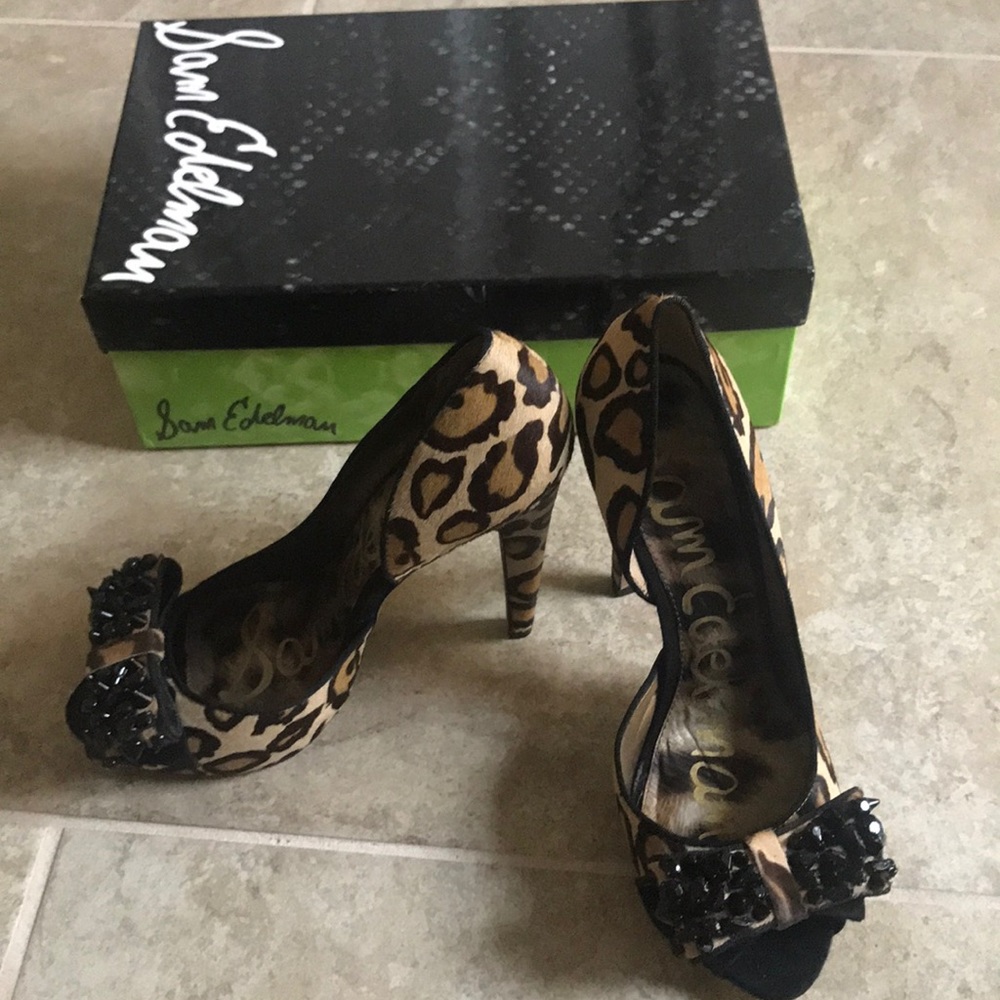 Sam Edelman Lorna leopard Bow Peep toe pumps