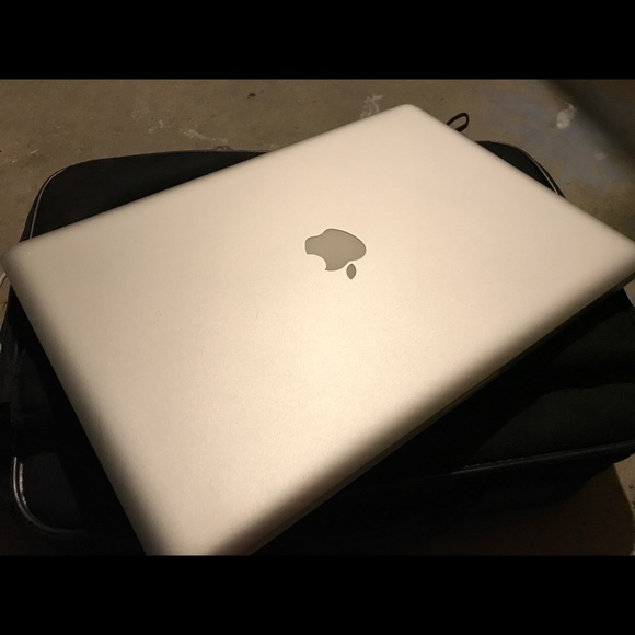 Mac Book Pro - Picture 2 of 7