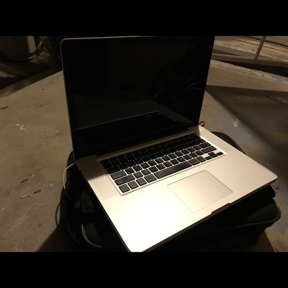 Mac Book Pro - Picture 3 of 7