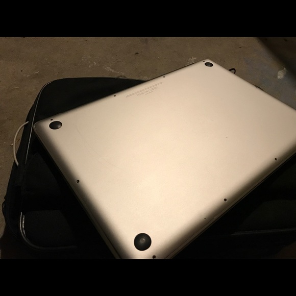 Mac Book Pro - Picture 4 of 7