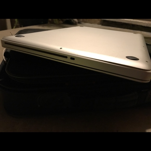 Mac Book Pro - Picture 5 of 7