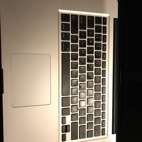 Mac Book Pro - Picture 7 of 7