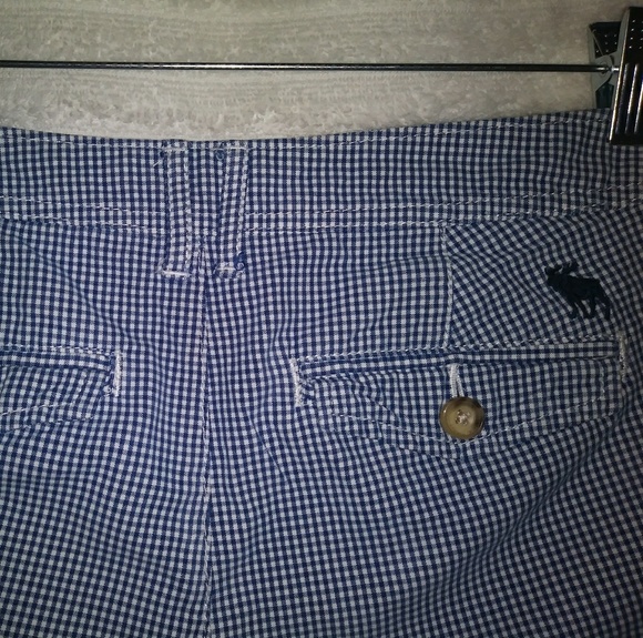 Women's blue plaid shorts - Picture 2 of 3