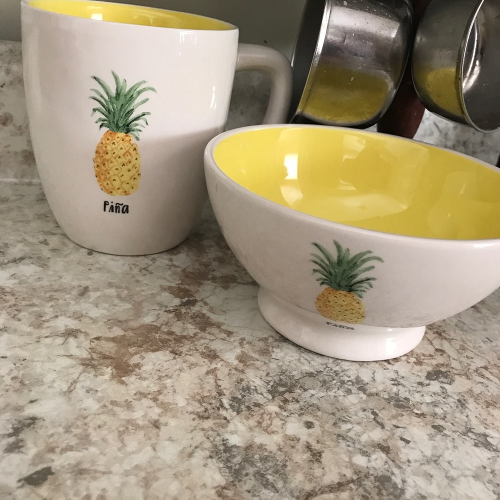 Rae Dunn Pińa set. One mug and one bowl