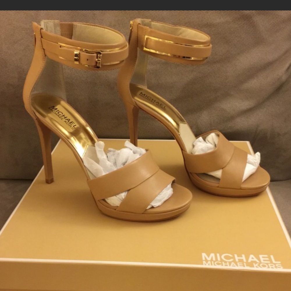 MICHAEL Michael Kors Nude heel