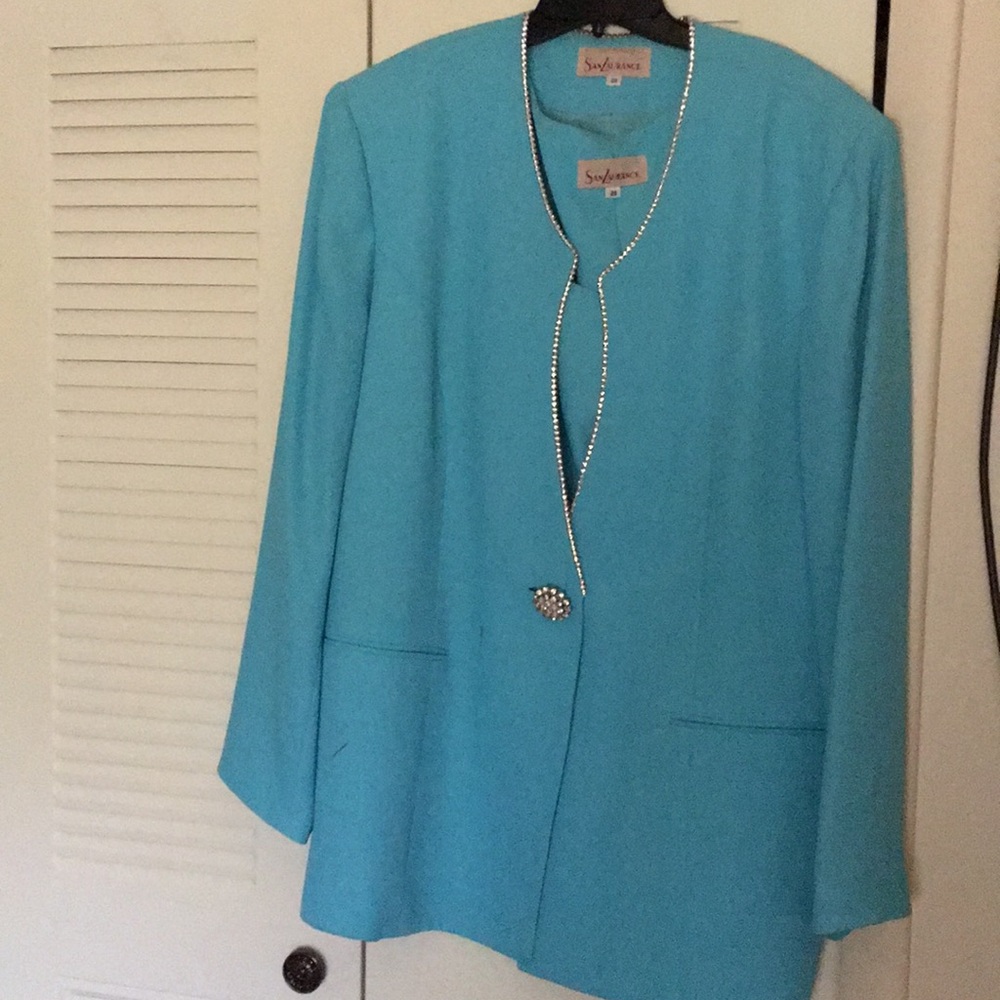 Women's light blue dress suit Size 20