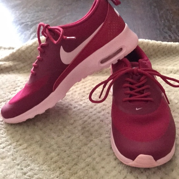 Nike Shoes - Never work air max thea shoes