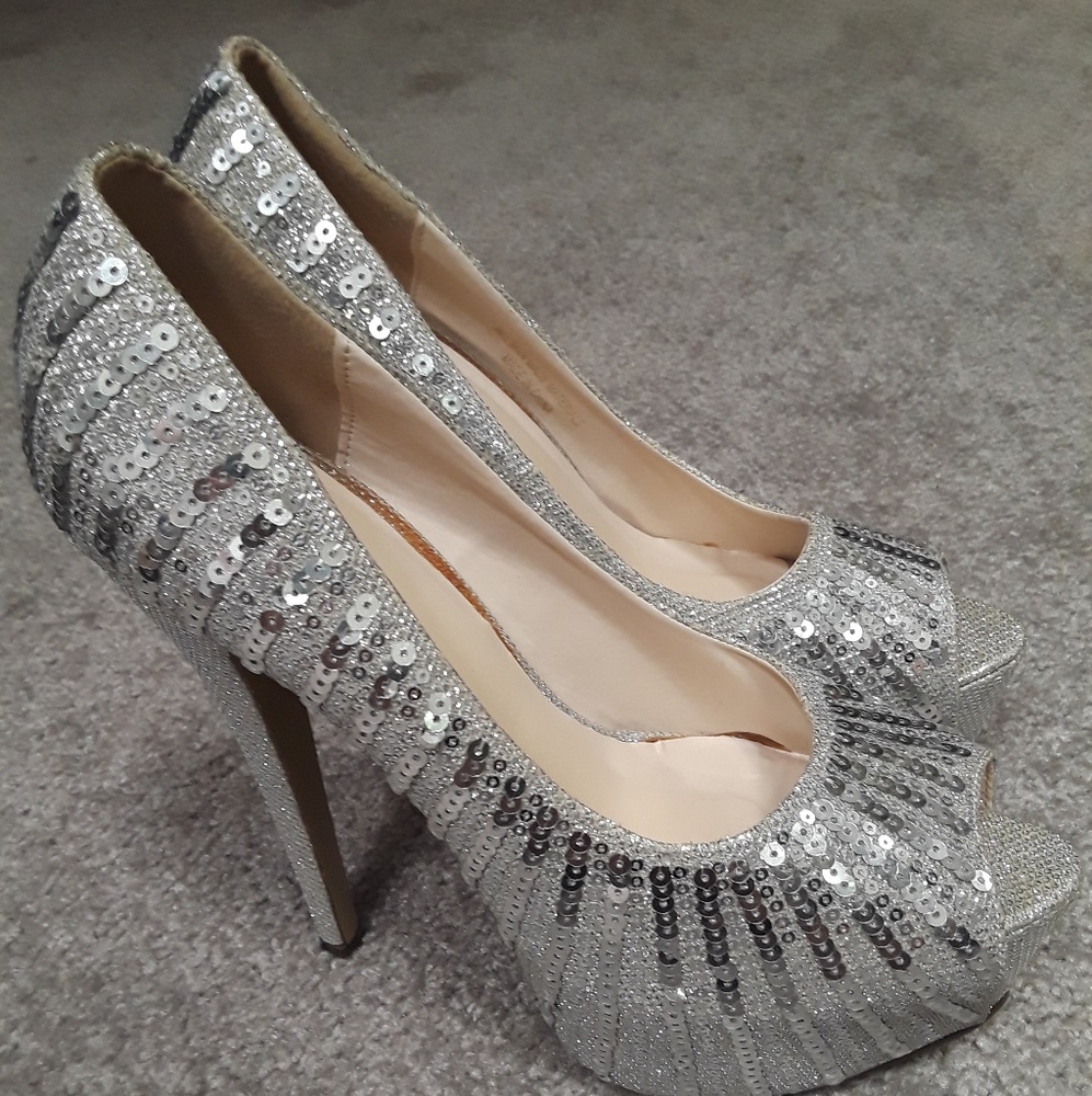 SHIEKH- Liliana   Sequin  Silver  Pumps