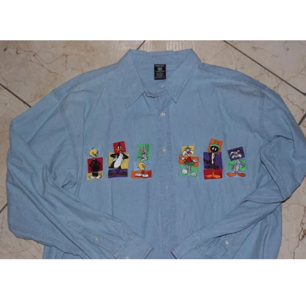 VINTAGE LOONEY TUNES DENIM BUTTON UP SHIRT