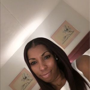 Meet your Posher, Takia