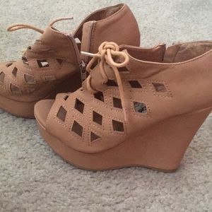 Tan wedges