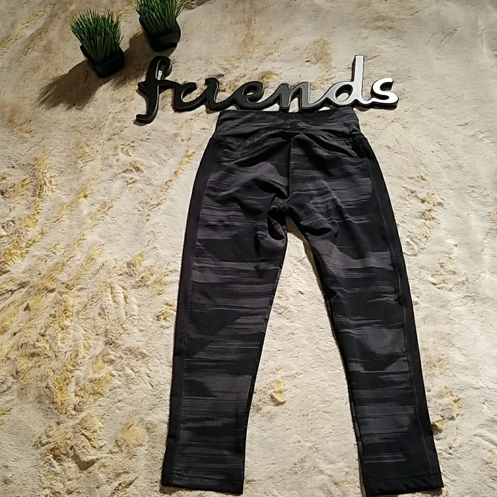 NEW Puma Blur Capri Workout Pants - Picture 6 of 7