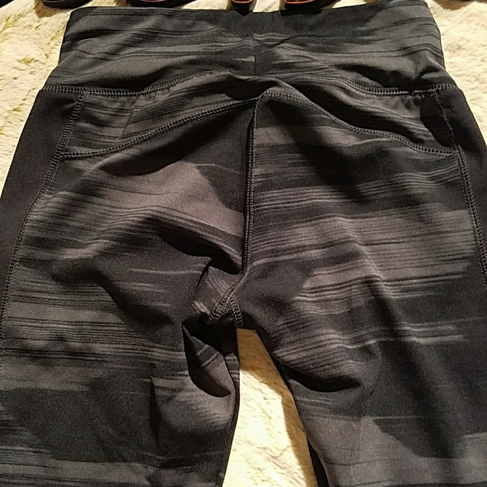 NEW Puma Blur Capri Workout Pants - Picture 7 of 7