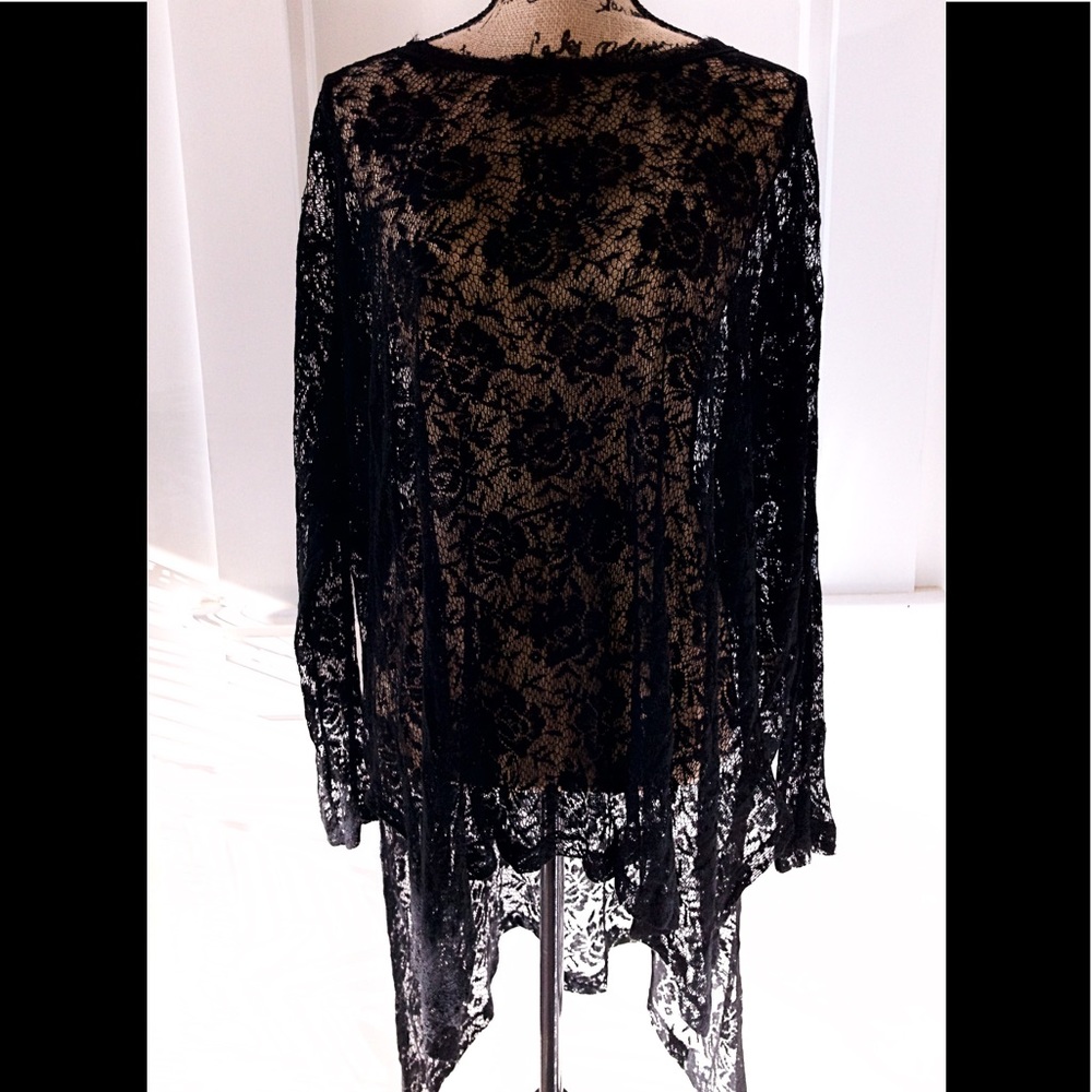 NWOT M/L Long Sleeved Lace Shell- FINAL MARKDOWN.