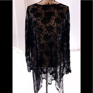 NWOT M/L Long Sleeved Lace Shell- FINAL MARKDOWN.