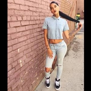 Meet your Posher, Mia