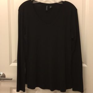 Black v-neck long sleeve shirt size large