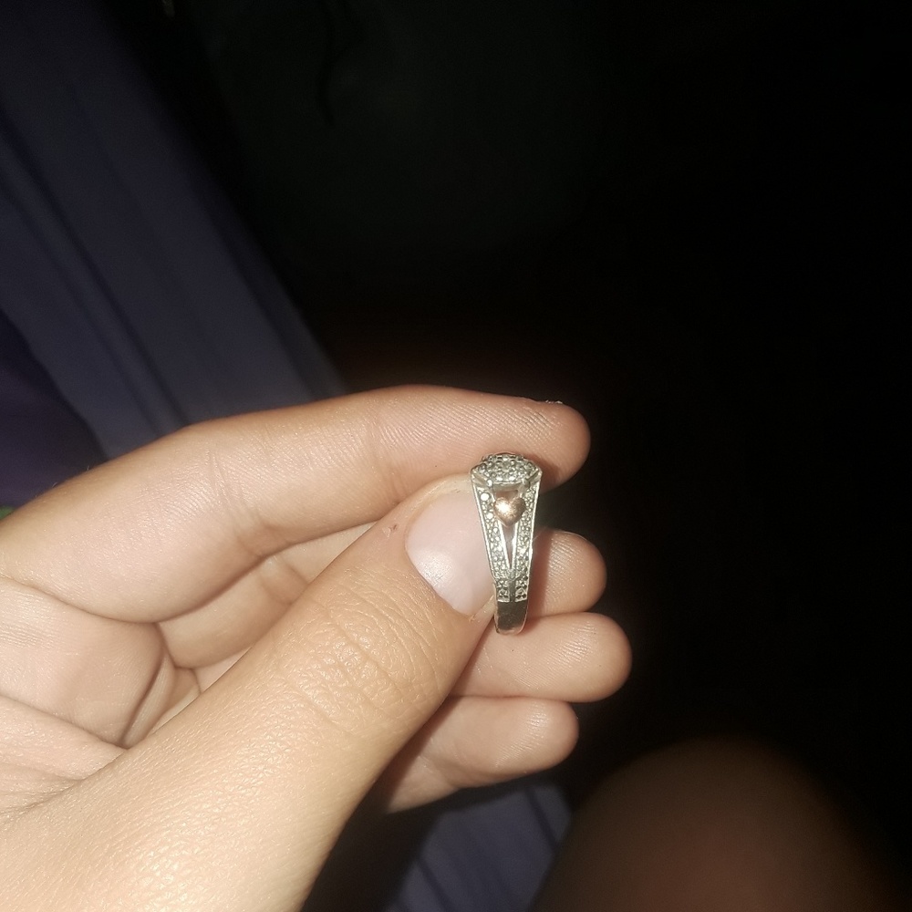 Diamond ring - Picture 3 of 4